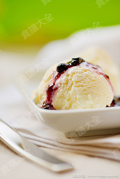 藍莓果醬蛋奶冰淇淋