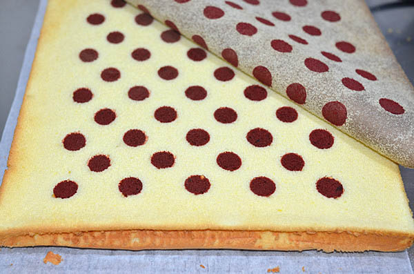 紅絲絨波點蛋糕卷做法10