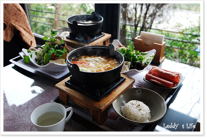 新社喬木-泡菜鍋和孜然養生鍋